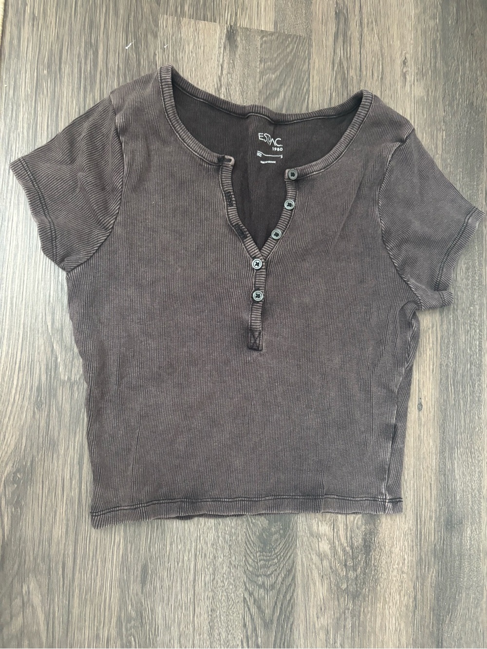 PacSun Short Sleeve Ribbed Henley Top in Washed Brown